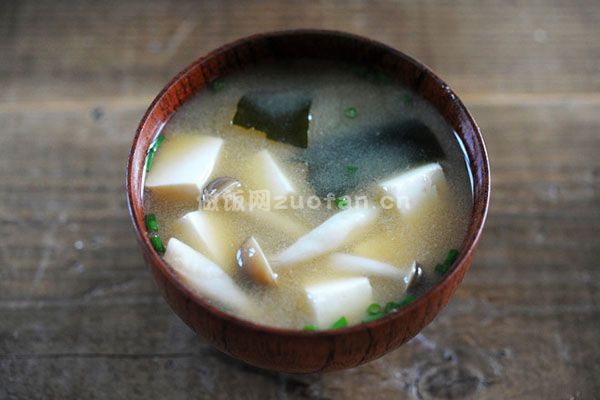 正宗日式味增汤的做法_清淡不油腻鲜美满分