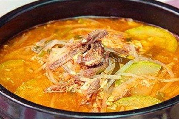 经典韩式辣牛肉汤的做法_鲜香辣爽味道别致