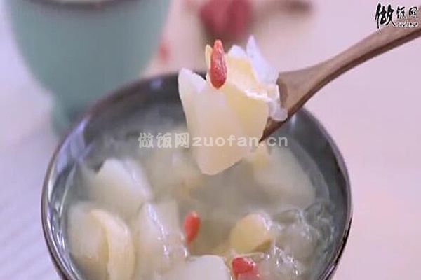 老北京才知道的小吊梨汤的做法_够甜够润够味
