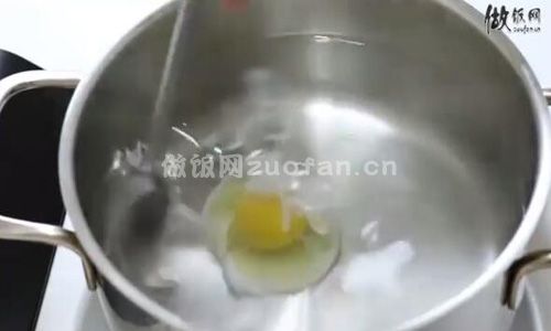 水煮溏心荷包蛋步骤图3