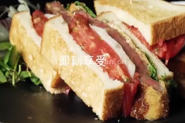 粤菜黑牛三明治的做法图解_香酥料足多层次丰富口感