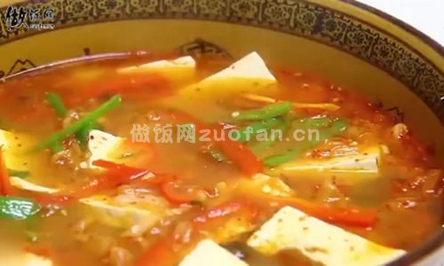 韩国辣白菜豆腐汤步骤图3