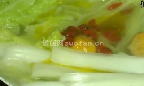 栗子白菜枸杞汤步骤图4