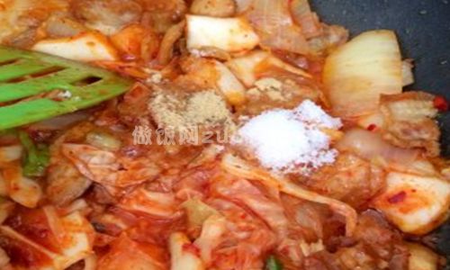 韩式泡菜炒五花肉步骤图5
