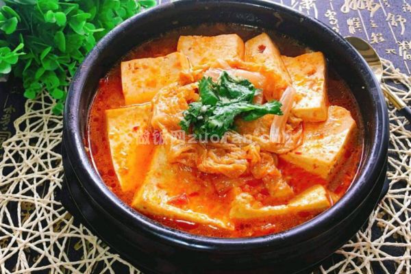 正宗韩国泡菜豆腐汤的做法_鲜美浓郁回味无穷