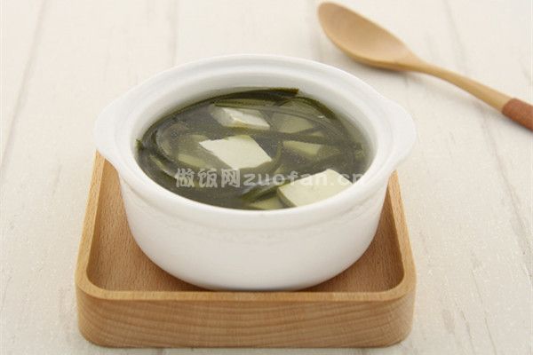 浙菜海带豆腐汤的家常做法_营养加倍又美味长寿汤