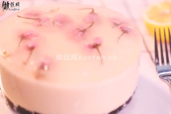 樱花慕斯蛋糕的做法 满满都是文艺范