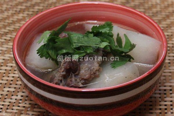 浙菜牛肉炖萝卜的做法_秋冬季节来一碗暖胃又营养