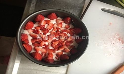 草莓慕斯蛋糕步骤图3