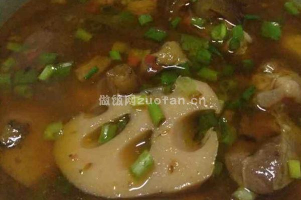 粤菜猪蹄莲藕汤的做法图解_营养丰富味道可口