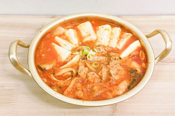 正宗韩国泡菜汤的简单做法_为你解说制作图解教程