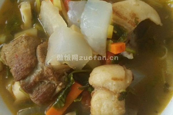 正宗新疆羊肉粉汤的做法_营养大补口味倍棒的美食